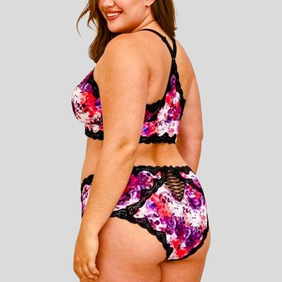 TORRID Retro Chic Plus Size Bralette with Skulls & roses & matching panties Set. - Picture 7 of 13